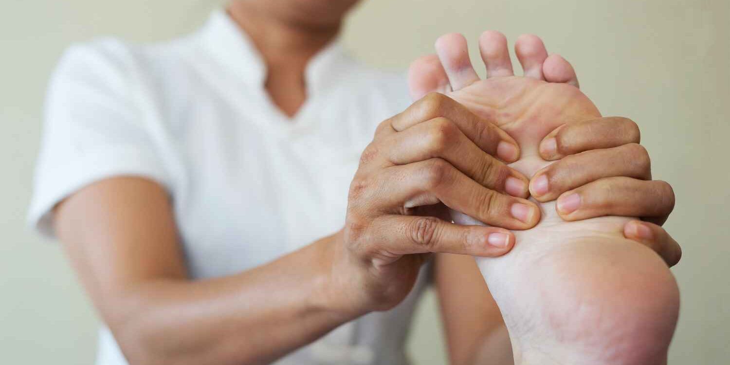 Symptoms of Bunions Symptoms of Bunions