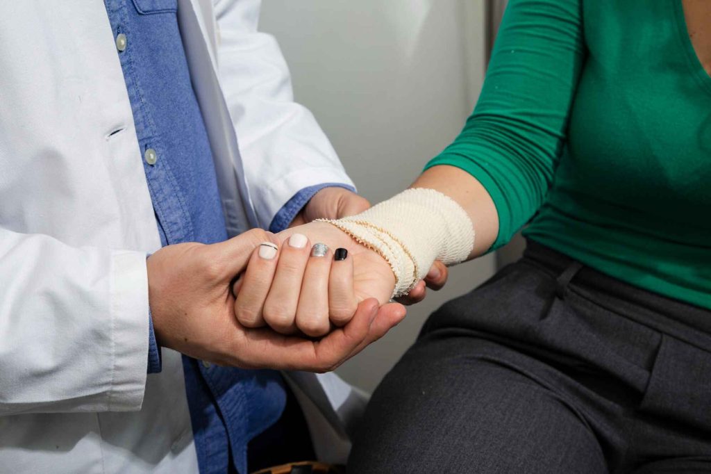 Manage and Treat Wounds Caused by Radiation Therapy